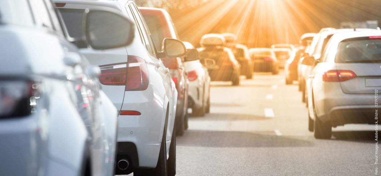 Stau auf der Autobahn Ein Stau auf der Autobahn