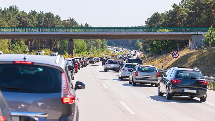 Rettungsgasse auf einer Autobahn