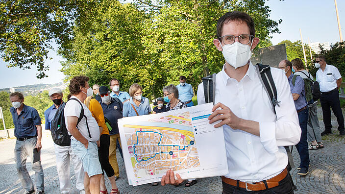 Es ist eine Stadtkarte zu sehen, in der ein Fußweg eingezeichnet ist, der im Rahmen eines Workshops begangen wird.