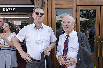 Prof. Jürgen Wrede, Mitglied des Präsdiums des Auto- und Reiseclub Deutschland e. V. (ARCD), Wolfgang Dollinger, ehem. Präsident ARCD. Foto: Marco Urban