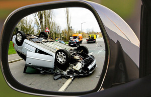 Verkehrsunfall auf einer Landstraße.