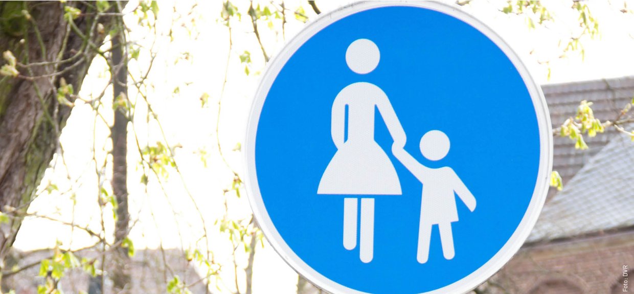 Fußgängerzone Das Sonderzeichen für Fußgängerinnen und Fußgänger
