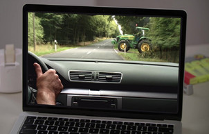 Traktor auf der Straße – alle Achtung