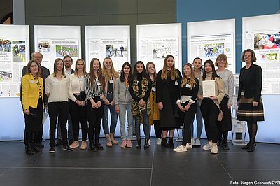 Gruppenfoto von jugendlichen Mädchen